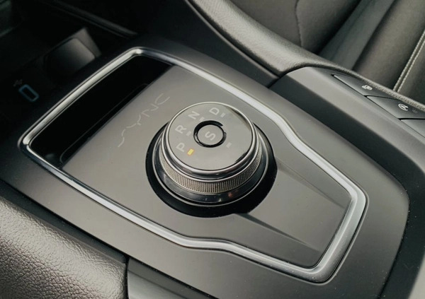 Ford Mondeo cena 69900 przebieg: 186000, rok produkcji 2020 z Korsze małe 562